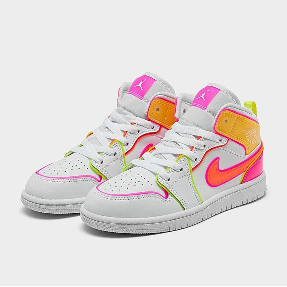 Air Jordan Retro 1 Mid Edge Glow